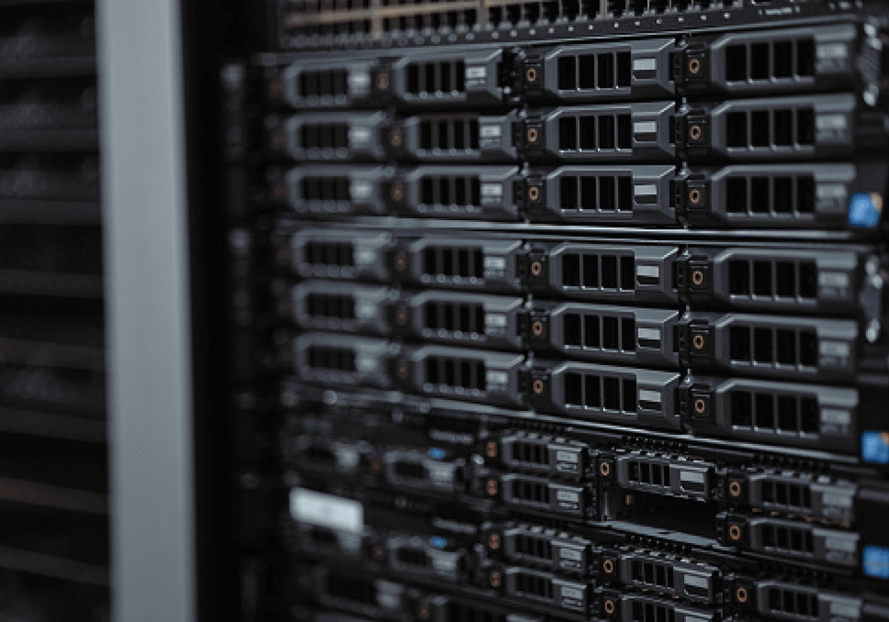 Difference between HDD (Hard Disk Drive) and SDD (Solid State Drive)